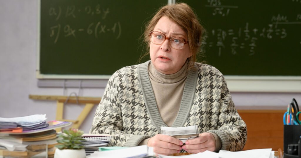 «Олдскул»: Шутки над очкастой математичкой никогда не устареют