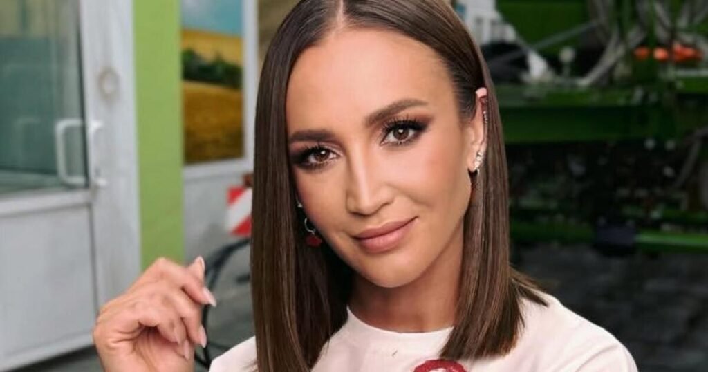 Ольга Бузова показала фото с крестником в день его годика