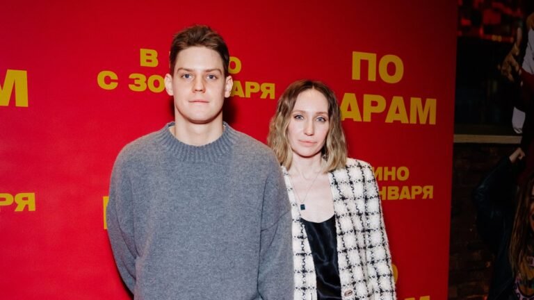 Павел Табаков с дочерью и новой возлюбленной появился на публике