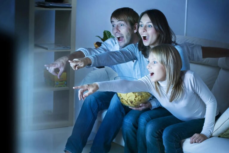 Польза 'запойного' просмотра сериалов для психики - новое исследование