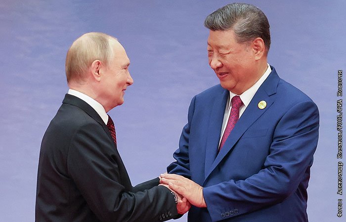 Путин и Си Цзиньпин обсудили контакты с США на саммите ШОС