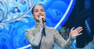 Российская певица Татьяна Куртукова стала жертвой кражи хита 'Матушка-земля'