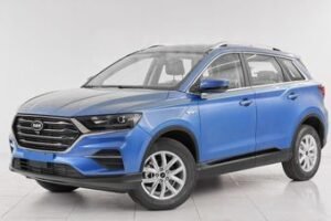 Российские автодилеры сократили запасы машин вдвое