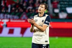 «Рубин» проиграл «Локомотиву» из-за ошибки вратаря Ставера