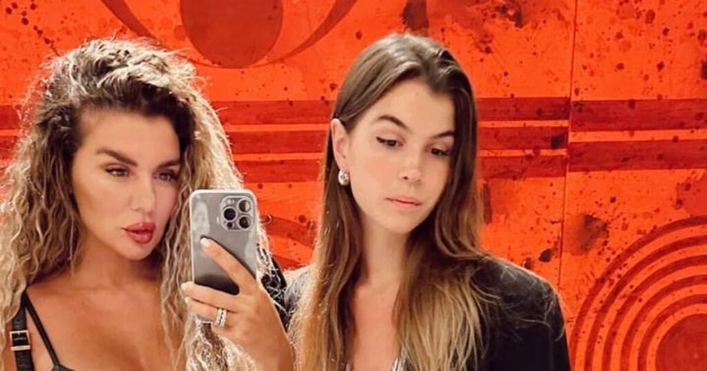 Седокова в восторге от богатого возлюбленного своей 24-летней дочери