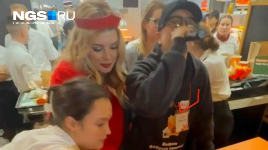 Слава Марлоу раздал картошку фри в Новосибирске: видео и детали акции