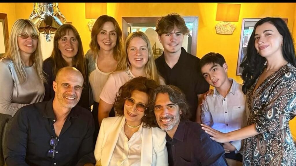 Софи Лорен отметила 91-летие с семьей