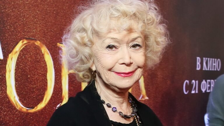 Светлана Немоляева против новогодней пародии: почему нельзя шутить над классикой