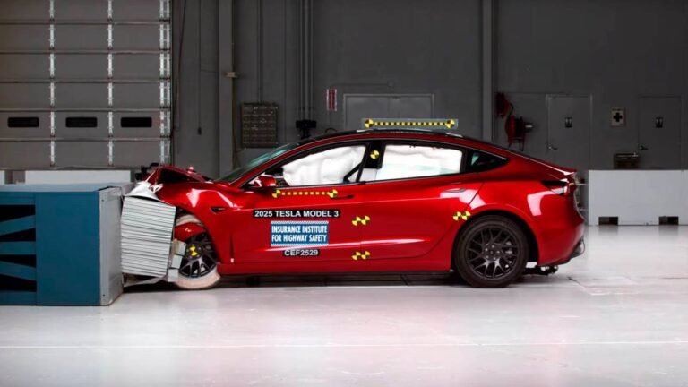 Tesla Model 3 показала слабые места в краш-тестах IIHS