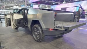 Tesla ввела 7-летнюю гарантию на дорогостоящие узлы электромобилей