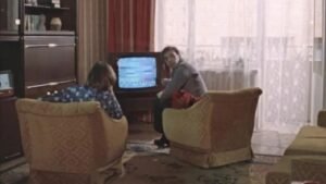 Тест: Вспомните 5 культовых фильмов СССР по кадрам с телевизором