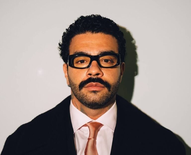 Тимати подарил новорожденной дочери роскошный браслет Van Cleef