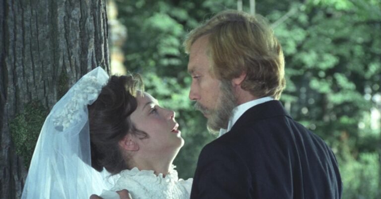 Топ-10 самых романтичных поцелуев в советских фильмах
