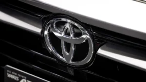 Toyota выпустит два новых электрокроссовера на заводе в США