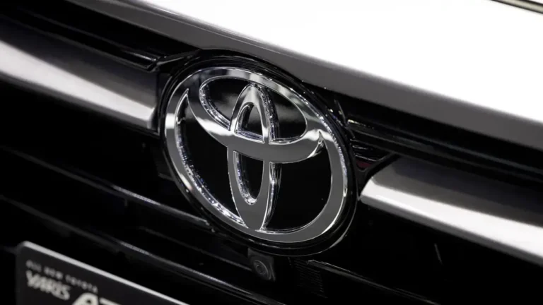 Toyota выпустит два новых электрокроссовера на заводе в США