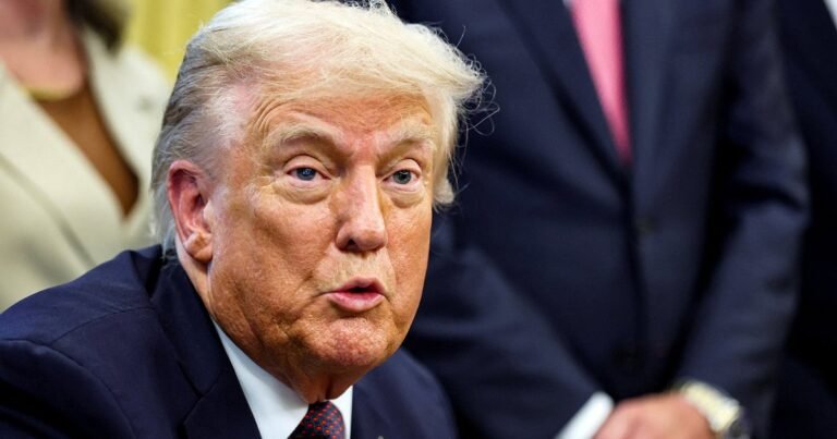 Трамп анонсировал 100% пошлины на импорт фармацевтики с 1 октября