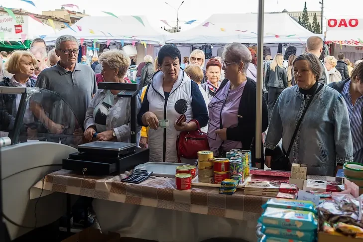 Цены на белорусской ярмарке в Новосибирске: тушенка за 550 рублей и не только