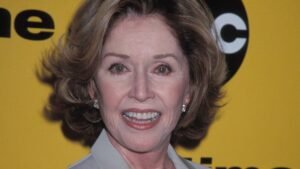 Умерла актриса Пэт Краули: звезда «Династии», «Друзей» и «Зачарованных»