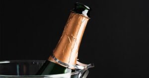 В России резко выросли продажи игристого вина из Бразилии и Сербии