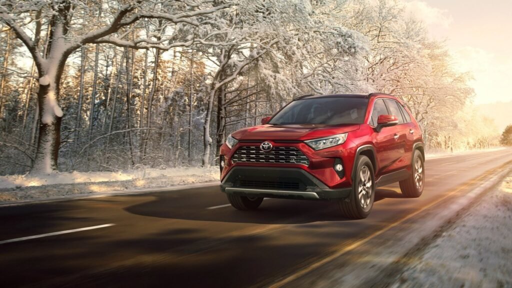 В России снова доступны Toyota RAV4: цены и наличие