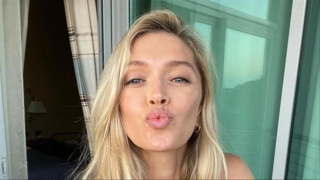 Вера Брежнева о кризисах в личной жизни: «Люди терпят и смиряются»