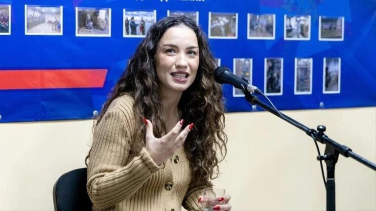 Виктория Дайнеко шокирована поведением экс-мужа: дочь с соплями ему не нужна