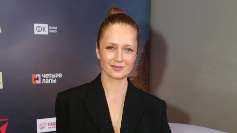 Виктория Исакова появилась на публике после смерти мужа