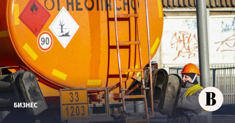 Запрет на экспорт бензина в России продлят до конца года