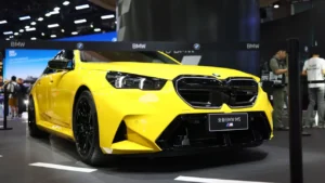 Заводской тюнинг для BMW M5 и M5 Touring: пакет M Performance Parts за 900 тыс. рублей