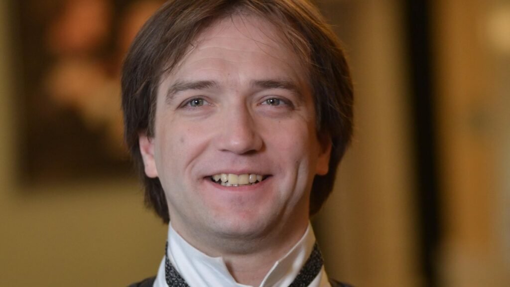 Звезда сериала «Не родись красивой» раскрыл тайну женитьбы на поклоннице