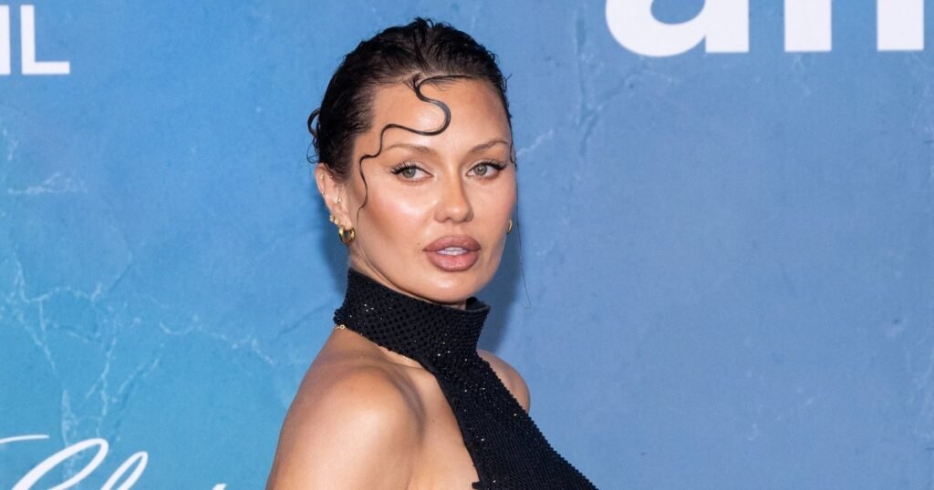 Звездные гости amfAR: Виктория Боня и Джуд Лоу на 82-м Венецианском кинофестивале