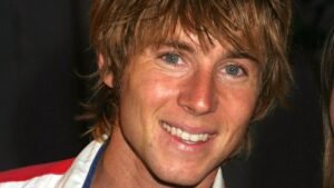 Звезду «Юных титанов» уволили после признания болезни Паркинсона