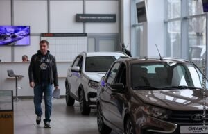 АвтоВАЗ ждет роста авторынка РФ до 1,5 млн машин в 2026 году