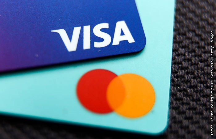 Банк России обсуждает с банками замену карт Visa и Mastercard