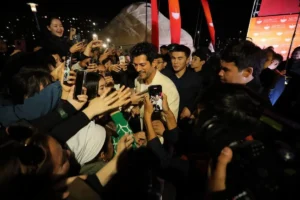 Бурак Озчивит вызвал ажиотаж на кинофестивале в Актау