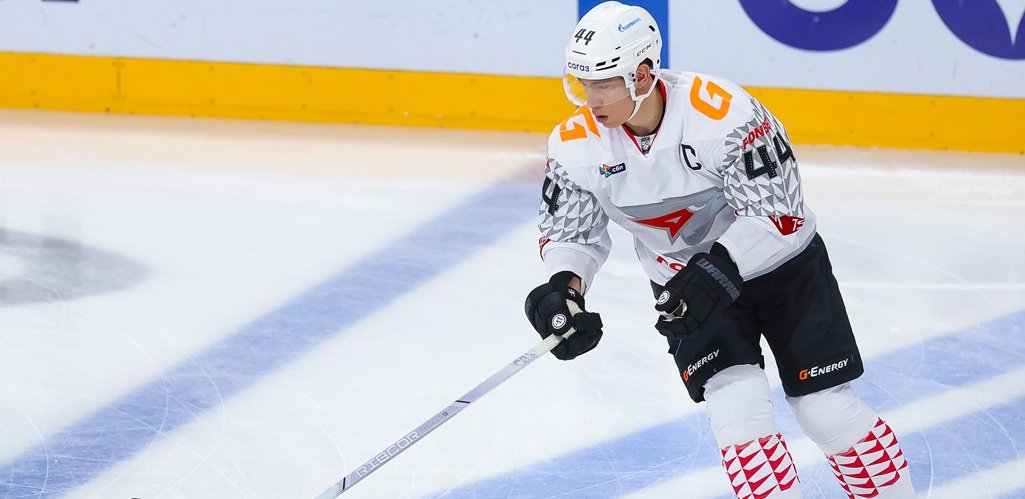 Дамир Шарипзянов - лидер рейтинга игроков КХЛ сезона 2025/2026