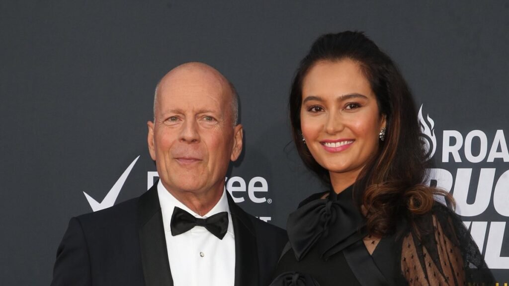 Деменция Брюса Уиллиса: жена актера рассказала о состоянии семьи