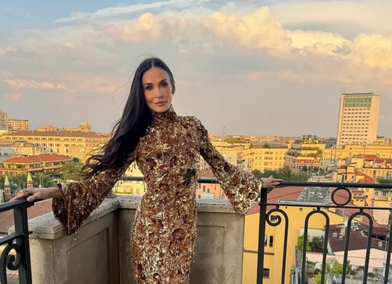 Деми Мур трогательно поздравила свекровь с 90-летием