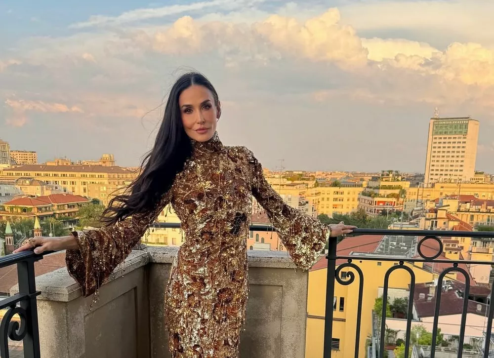 Деми Мур трогательно поздравила свекровь с 90-летием