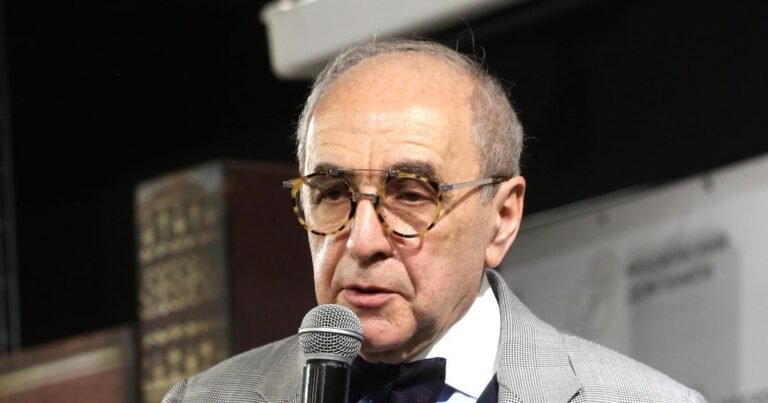 Дибров хочет защитить фамилию от опозорения