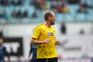 Экс-футболисты «Локомотива» выиграли прощальный матч Глушакова