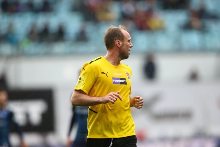 Экс-футболисты «Локомотива» выиграли прощальный матч Глушакова