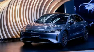 EXEED представил новый гибридный седан ES7 для России