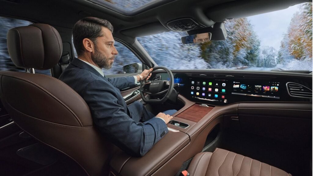 Exeed рекордно снизил цену на кроссовер VX в России