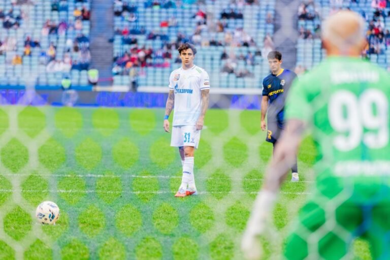 Федотов объяснил два пенальти в матче 'Сочи' - 'Зенит'