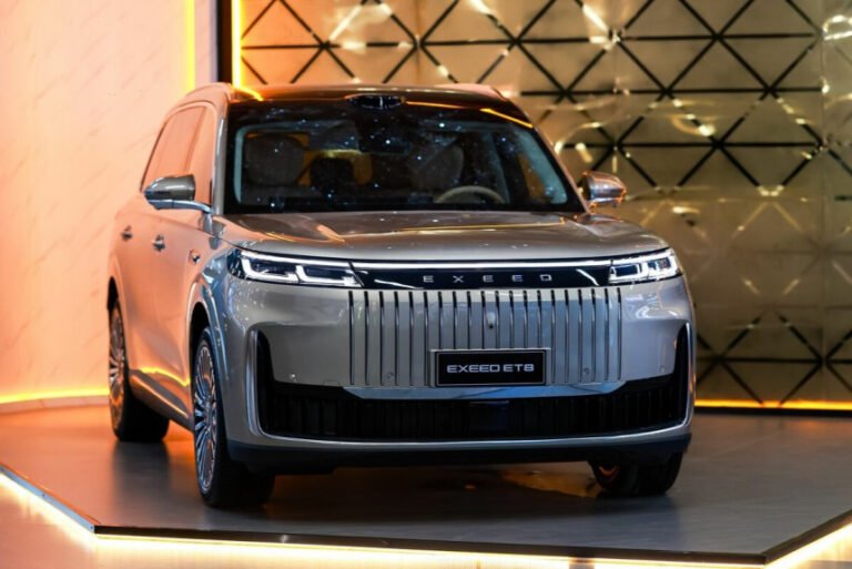 Гибридный кроссовер Exeed ET8 анонсирован для России