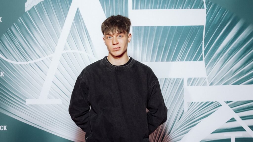 Глеб Калюжный получил отпуск из армии для премьеры фильма