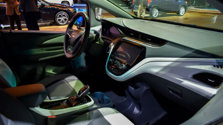 GM выплатит до $500 владельцам бракованных машин