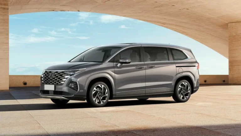 Hyundai Custin 2025 в России: доступный семиместный минивэн для большой семьи