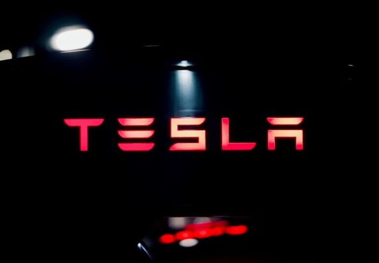 Империя Илона Маска теряет ценных специалистов: Tesla и xAI столкнулись с оттоком кадров
